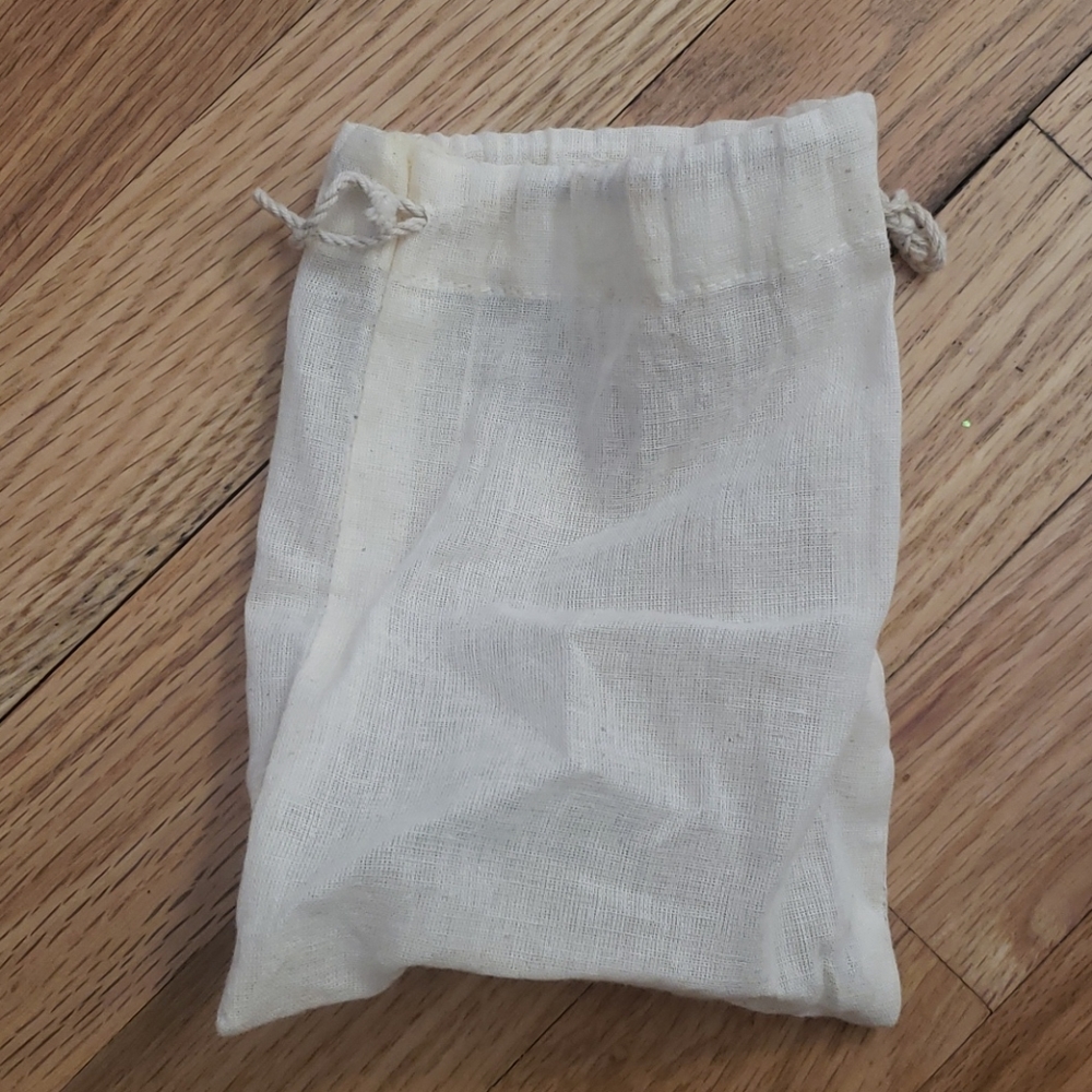 Follain drawstring bag - Picture 2 of 3